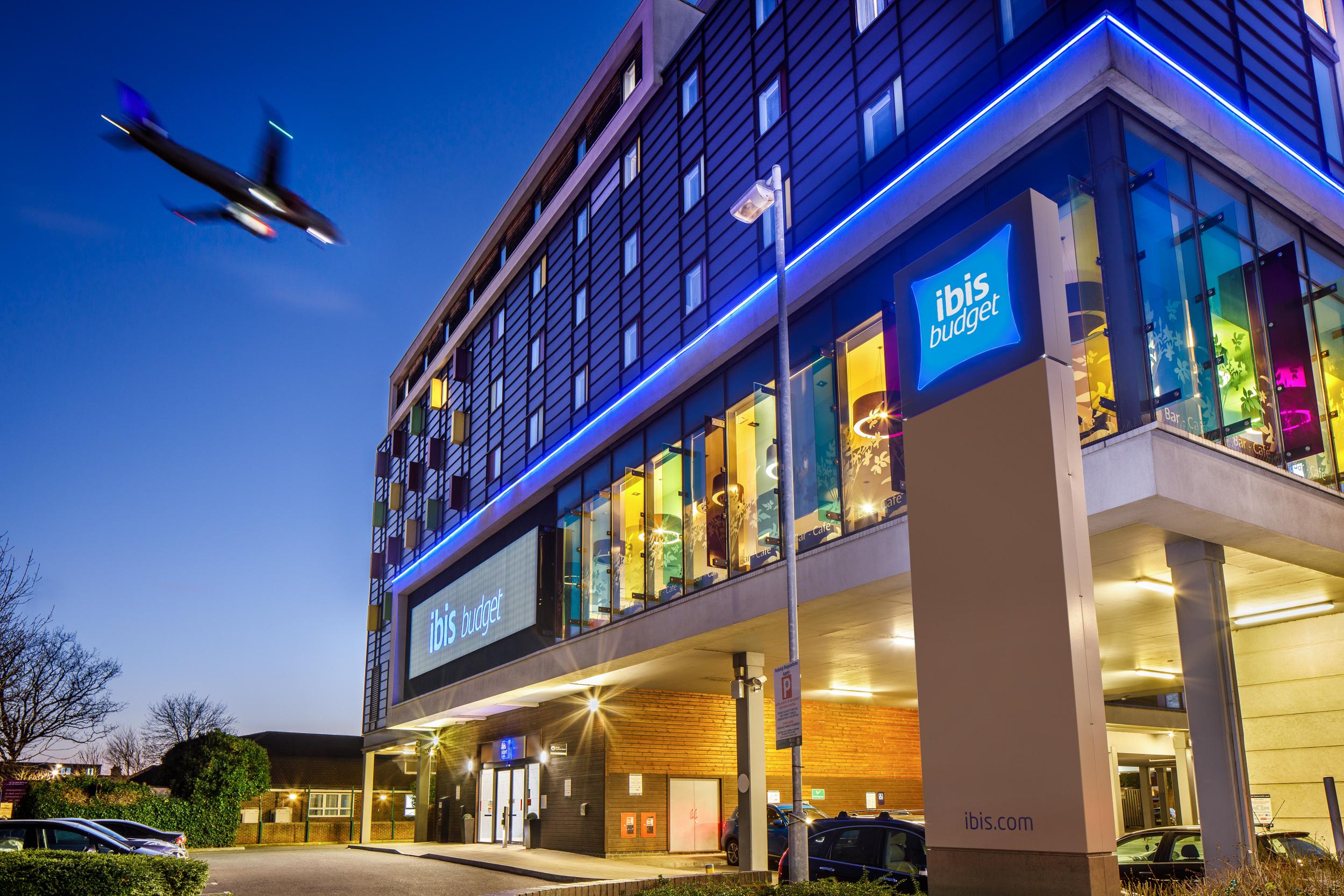 Ibis Budget London Heathrow Central Cranford Ngoại thất bức ảnh