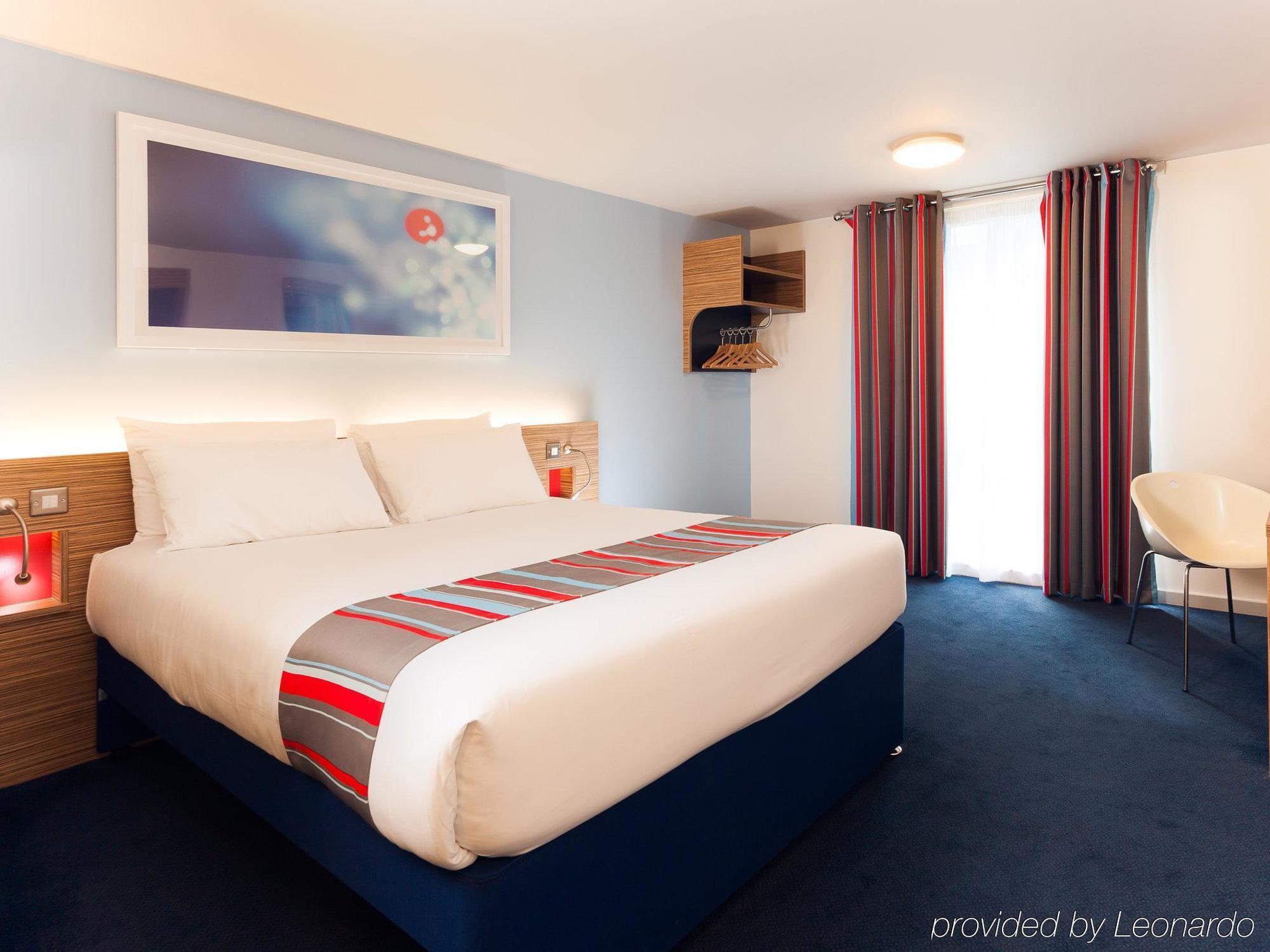 Ibis Budget London Heathrow Central Cranford Ngoại thất bức ảnh