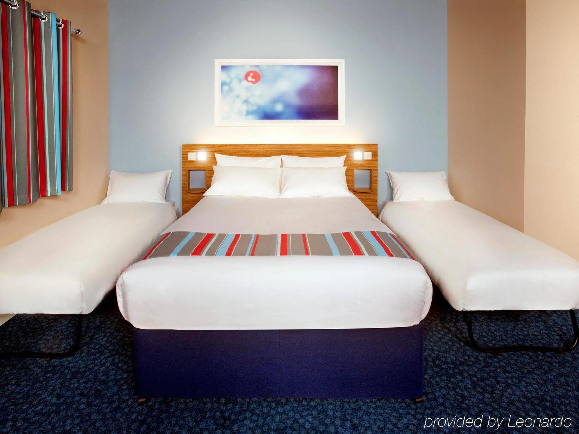 Ibis Budget London Heathrow Central Cranford Ngoại thất bức ảnh